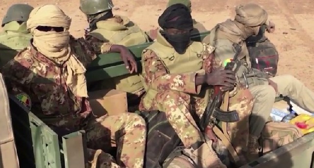 Burkina-Fasoda terrorçular onlarla hərbçini qətlə yetirib
