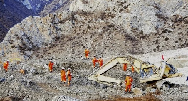 Qızıl mədənində uçqun: həlak oanlar var