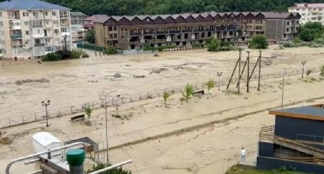 Rusiyada üç yaşayış məntəqəsi su altında qalıb