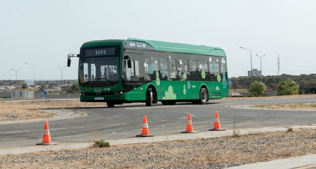 Avtobus idarə edəcək qadın sürücülər hazırlanır