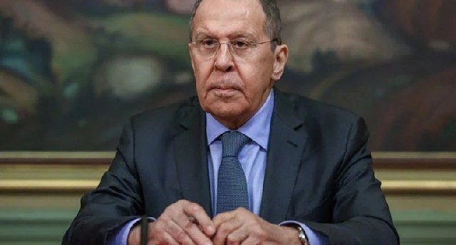 Lavrov Alyaskaya SSRİ yazılmış geyimlə gedib - Foto