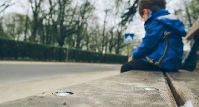 Küçədən tapdığı səkkiz yaşlı uşağı zorla diləndirdi: Məhkəmədən AĞIR CƏZA