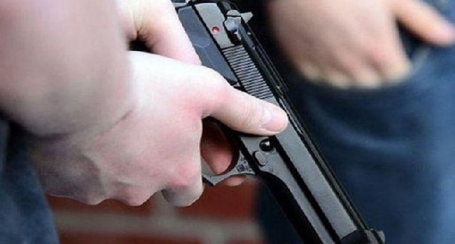 İş adamı müştərini küçədə öldürdü